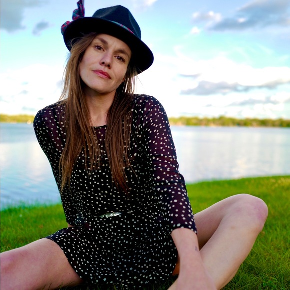 Meet your Poshers, Jana & David - Picture 6 of 8